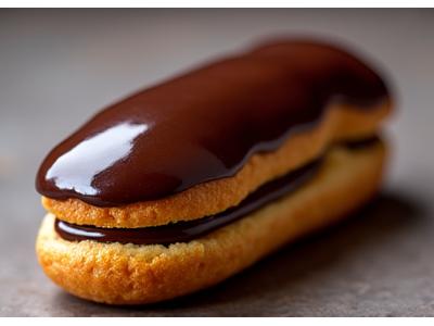 Éclair au chocolat garni